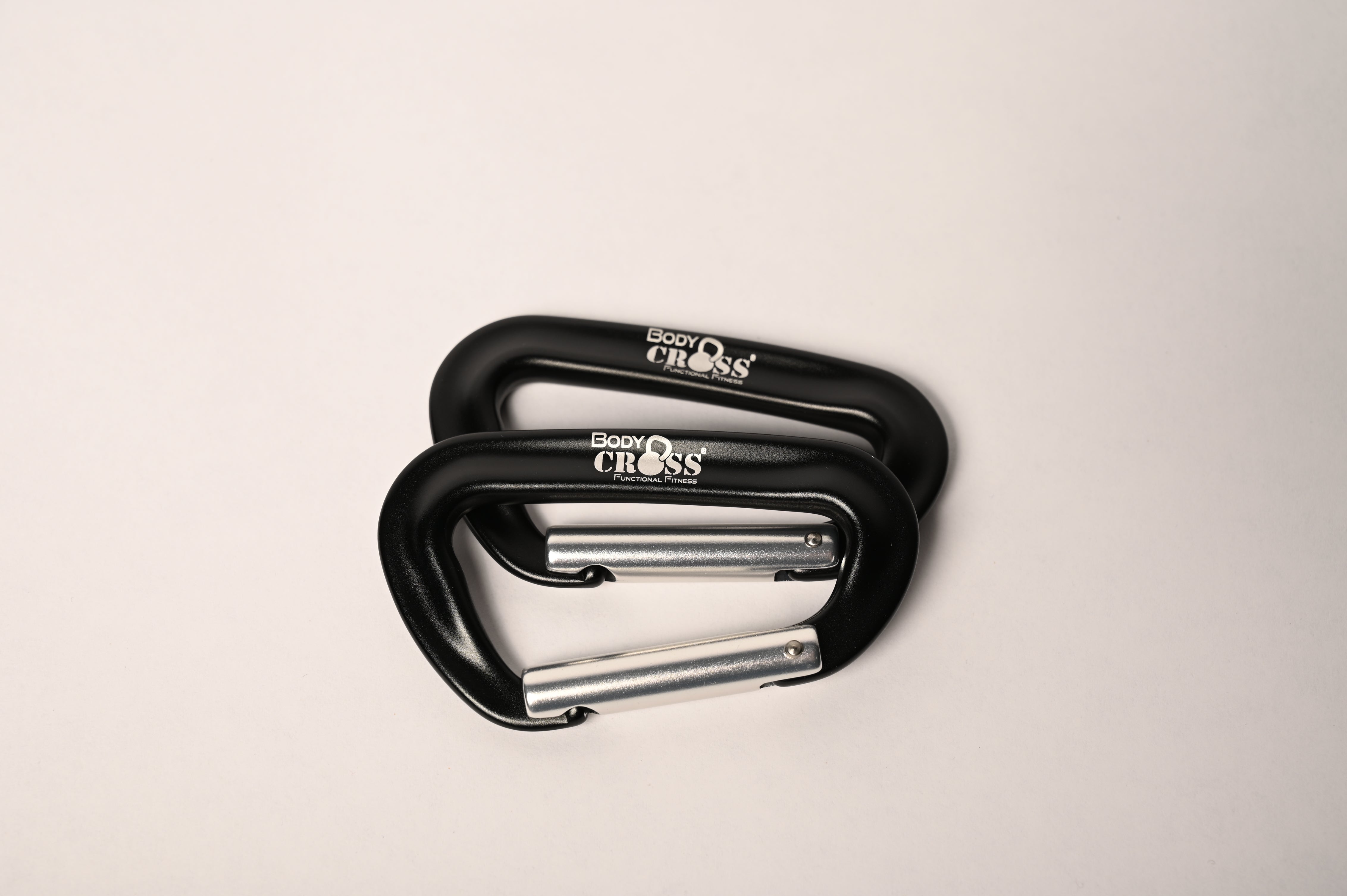 Karabiner mit BodyCROSS® Logo aus Aluminium